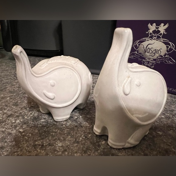 Jonathan Adler elephant salt and pepper shakers - Picture 2 of 5